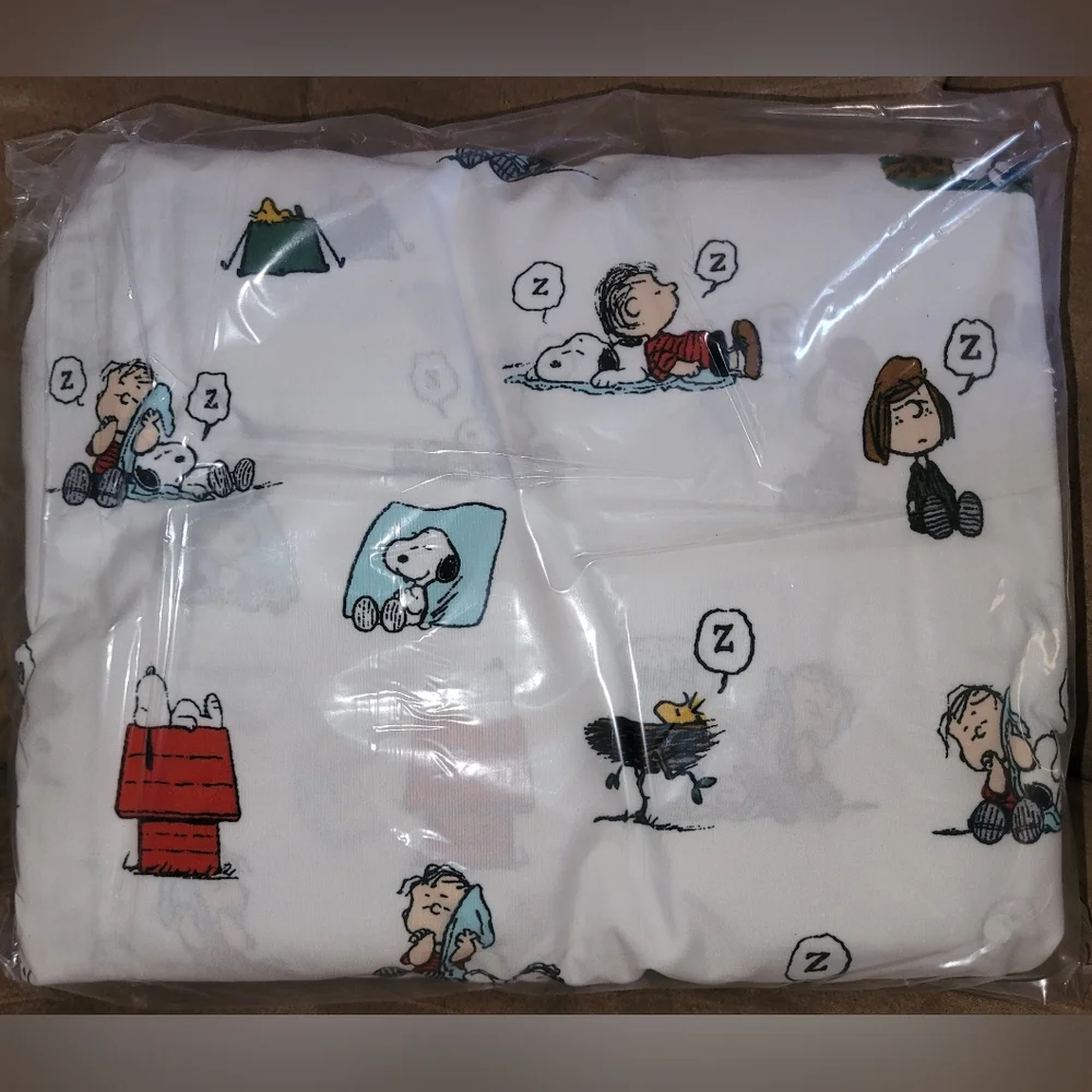 Peanuts Queen Sheet Set Berkshire Snoopy Sleeping Charlie Woodstock New Gift - Picture 1 of 6